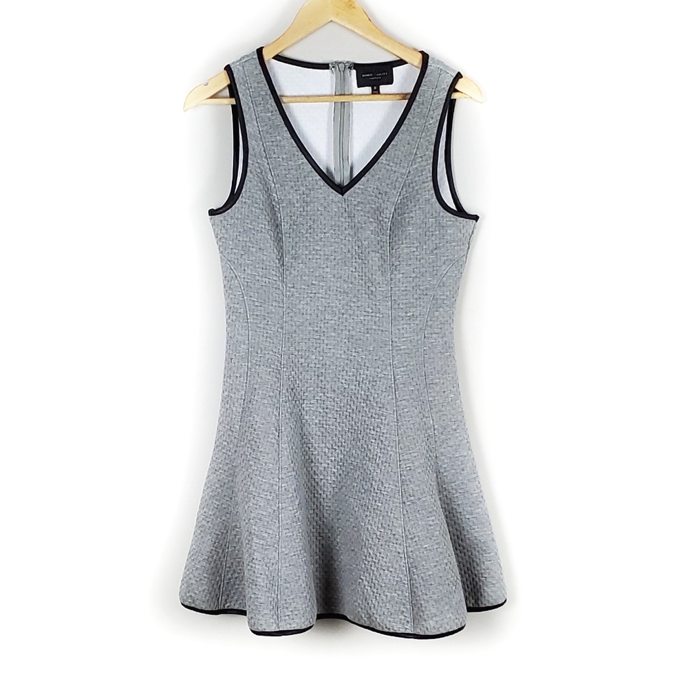 Romeo + Juliet Couture Grey Textured Dress Size M
